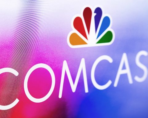 Comcast Cuts the Cord: Cable TV Customers Drop Below 50% of Company’s Connectivity Clients for First Time