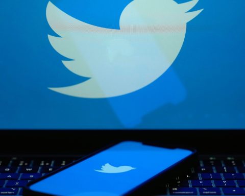 Twitter to Allow Media Publishers to Charge Per Article