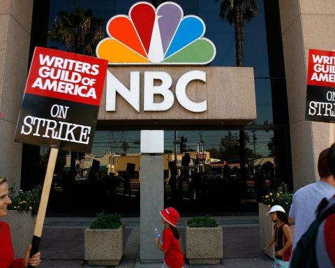 How the 2007-08 Writers’ Strike Changed ‘The Office’ and ‘Breaking Bad’