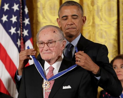Newton Minow, Former FCC Chairman Who Declared Network TV Was a ‘Vast Wasteland,’ Dies at 97