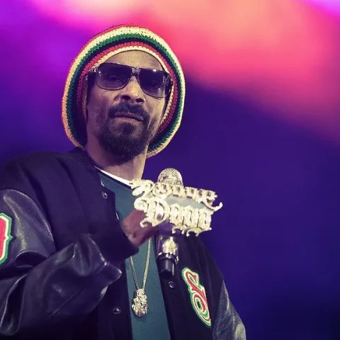 Snoop Dogg Tells Artists to Boycott Streaming Music Services — “Where the F*ck is the Money?”