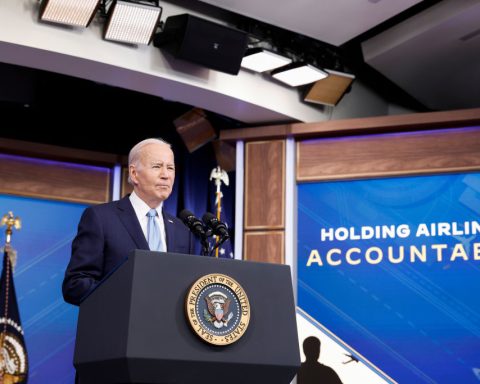 President Biden Calls For Airlines To Pay Cash To U.S. Passengers For Lengthy Delays, Cancellations