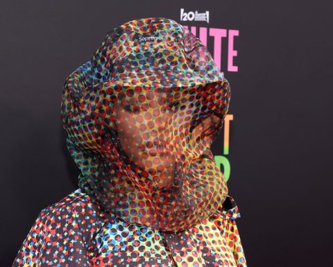 Teyana Taylor’s Red Carpet Beekeeper Suit Causes a Buzz