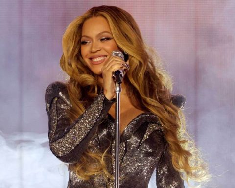 Beyoncé Shares Sweet Mother’s Day Tribute at Renaissance Tour Stop in Brussels