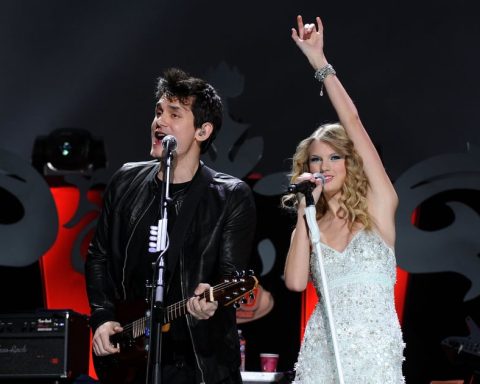 “Dear John” Isn’t the Only Taylor Swift Song Fans Think She Wrote About John Mayer