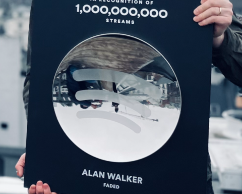 Which Artists Have Received the Spotify 1 Billion Streams Plaque?