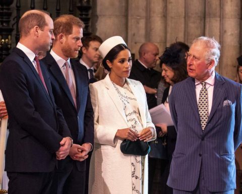 No one from royal family reached out to Harry, Meghan after paparazzi car chase