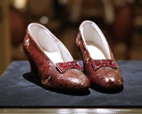 Man Indicted in Theft of Ruby Slippers Worn by Judy Garland in ‘Wizard of Oz’
