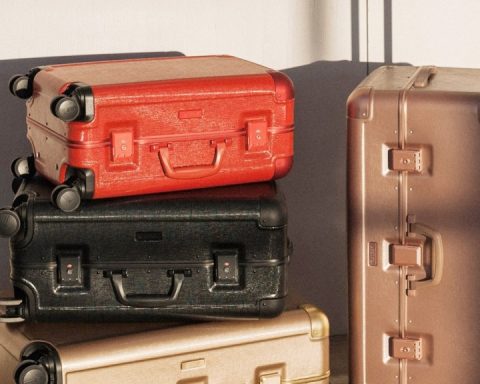 The Best Early Memorial Day Travel Sales on Luggage, Flights, Hotels and More