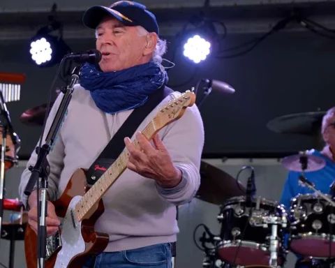 Jimmy Buffett Cancels Charleston Tour Date After Suffering Undisclosed Medical Issues