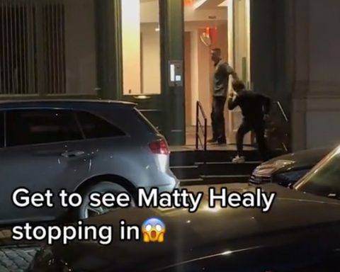 Matty Healy caught rushing into rumored girlfriend Taylor Swift’s NYC apartment