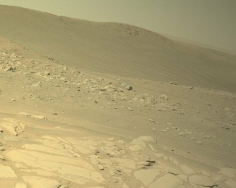 NASA rover video shows astonishing view into Mars crater