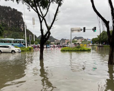 WATCH: Popular Tourist Desination Guilin Suffers Flash Flooding