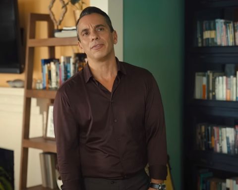 Sebastian Maniscalco & Director Laura Terruso On Truth & Comedy In ‘About My Father’ – Crew Call Podcast