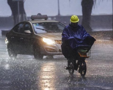 Heavy Rain Alert! Shenzhen Breaks Historic Rainfall Record