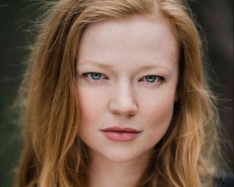 ‘Succession’ Star Sarah Snook Remembers Show That “Changed My Life” & Announces Even Bigger Life Change: The Birth Of Her Baby
