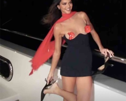 Fans slam ‘thirsty’ Kendall Jenner’s boob-baring dress: ‘No class’